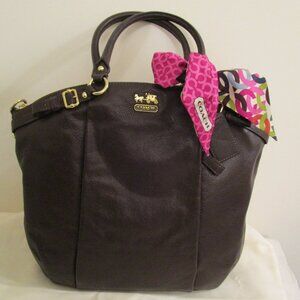 Coach Lindsey Mahogany